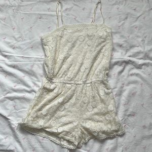 White/Crème Lace Romper Aerie